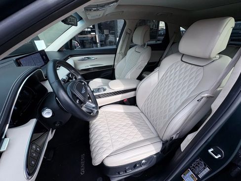 Used 2022 Genesis GV70 3.5T Sport w/ Sport Prestige Package image 11