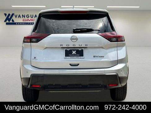 Used 2024 Nissan Rogue SV AWD/4WD image 5
