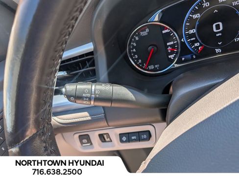 Used 2021 GMC Acadia SLT w/ Technology Package AWD/4WD image 31