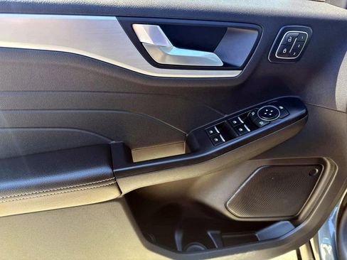 Used 2025 Ford Escape Platinum AWD/4WD image 11