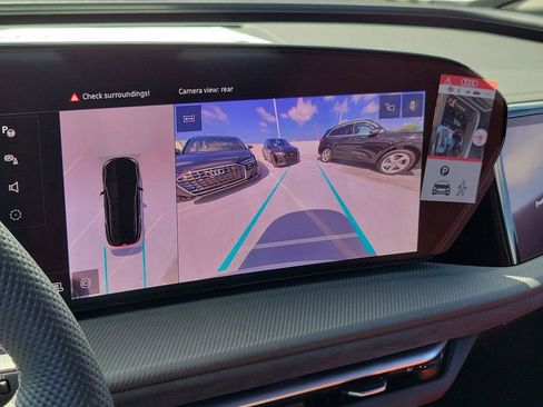 New 2025 Audi SQ5 Prestige image 12