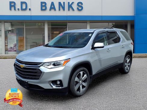 Certified 2018 Chevrolet Traverse LT FWD image 1