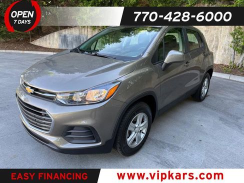 Used 2022 Chevrolet Trax LS image 1