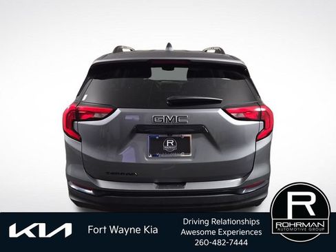 Used 2020 GMC Terrain SLT w/ Elevation Edition FWD image 9