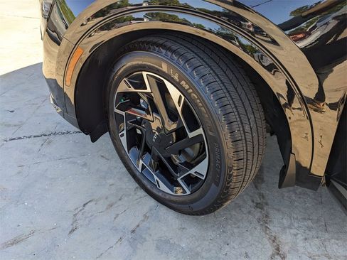 Certified 2025 Kia Sportage SX image 38