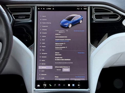 Used 2016 Tesla Model X 60D image 14