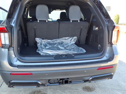 New 2026 Ford Explorer ST-Line w/ ST-Line Street Pack RWD image 18