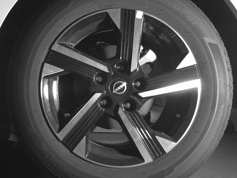 Used 2025 Nissan Sentra SV FWD image 14