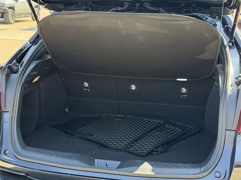 Used 2022 Toyota C-HR XLE image 29