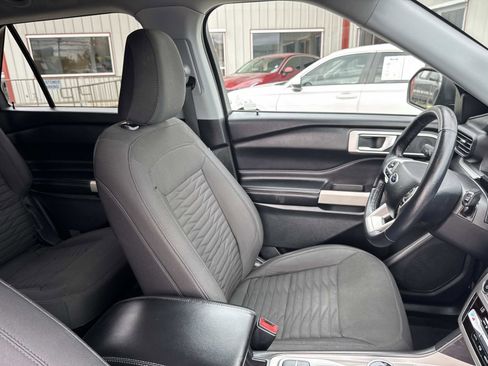 Used 2021 Ford Explorer XLT image 10