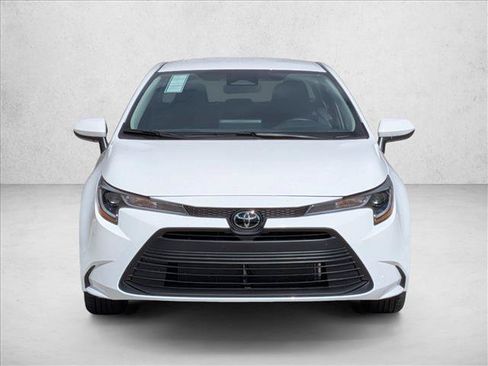Used 2026 Toyota Corolla LE FWD image 6