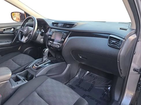 Used 2022 Nissan Rogue Sport SV FWD image 18