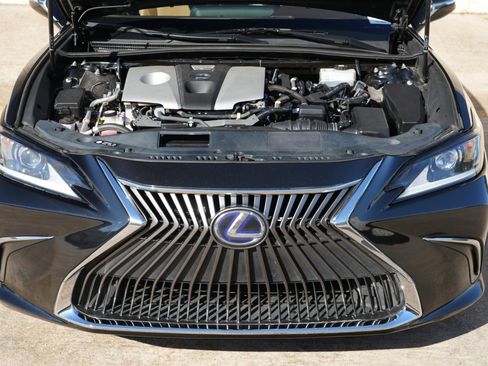 Used 2020 Lexus ES 300h FWD image 7