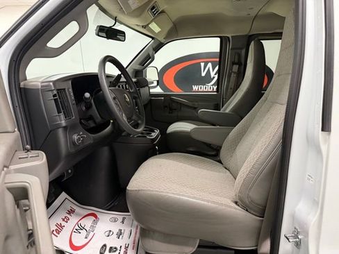 Used 2025 Chevrolet Express 3500 LS image 9