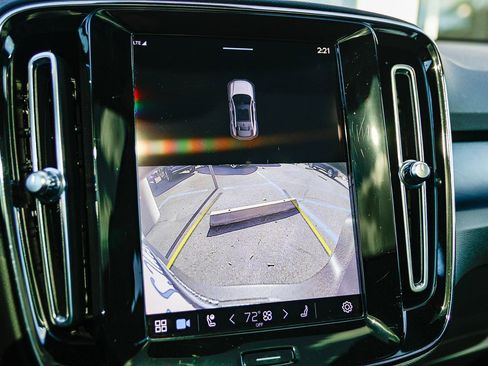 Used 2023 Volvo C40 P8 Recharge Ultimate image 28