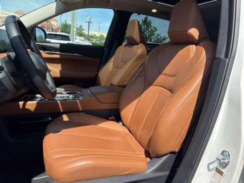 Used 2025 INFINITI QX60 Sensory w/ Vision Package AWD/4WD image 18