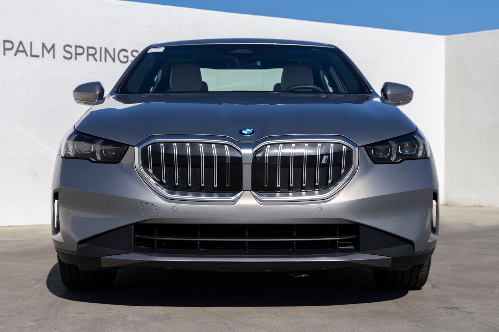 Certified 2025 BMW i5 eDrive40i w/ Premium Package RWD image 4