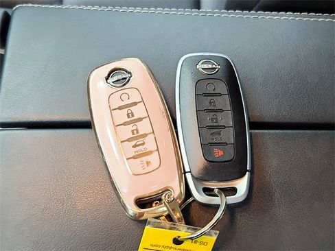 Used 2024 Nissan Rogue SV w/ SV Premium Package image 35