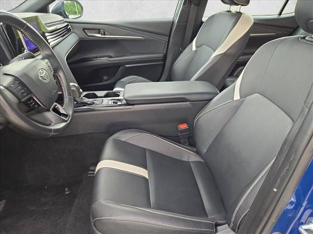 Used 2025 Toyota Camry SE FWD image 15