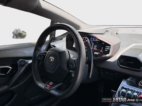 Used 2019 Lamborghini Huracan LP 580-2 RWD image 28
