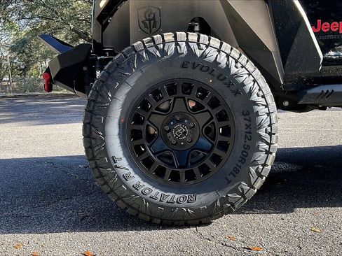 Used 2022 Jeep Gladiator Rubicon w/ Trailer Tow Package image 30