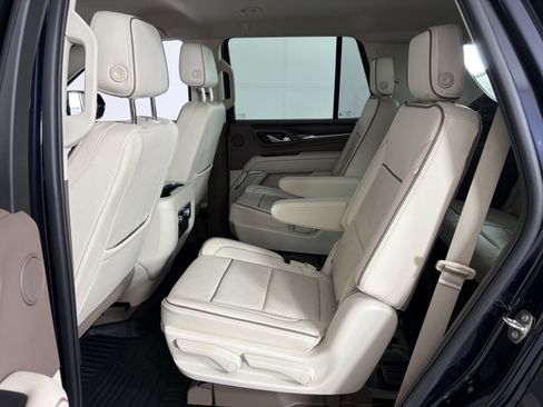Used 2023 GMC Yukon Denali AWD/4WD image 6