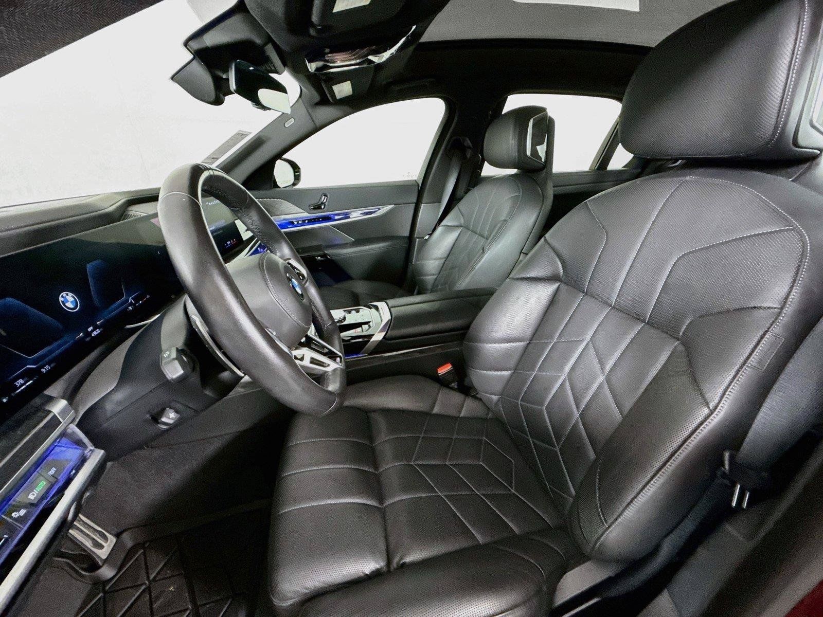 Used 2025 BMW 740i RWD image 3