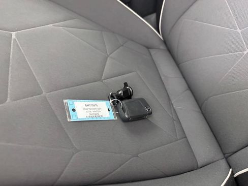 Used 2025 Volkswagen Jetta Sport FWD image 30
