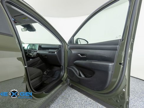 Used 2025 Hyundai Tucson SEL AWD/4WD image 36