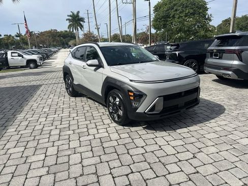 Used 2025 Hyundai Kona SEL FWD image 16