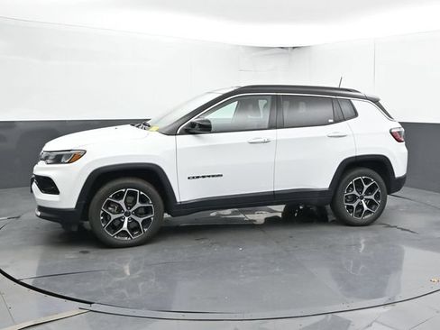 Used 2025 Jeep Compass Limited AWD/4WD image 8