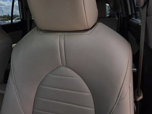 Used 2022 Toyota Highlander XLE FWD image 15