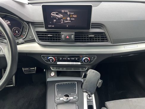 Used 2018 Audi SQ5 Premium Plus w/ Navigation Package image 21