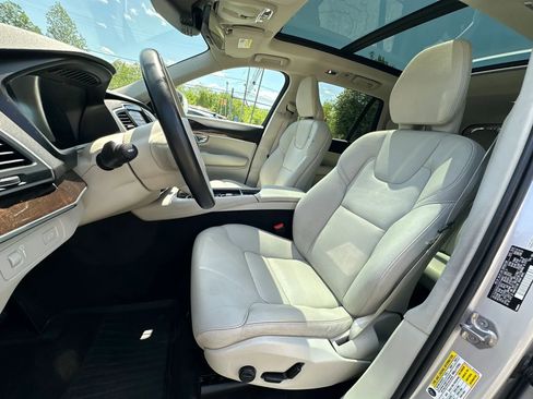 Used 2019 Volvo XC90 T6 Momentum w/ Protection Package AWD/4WD image 13