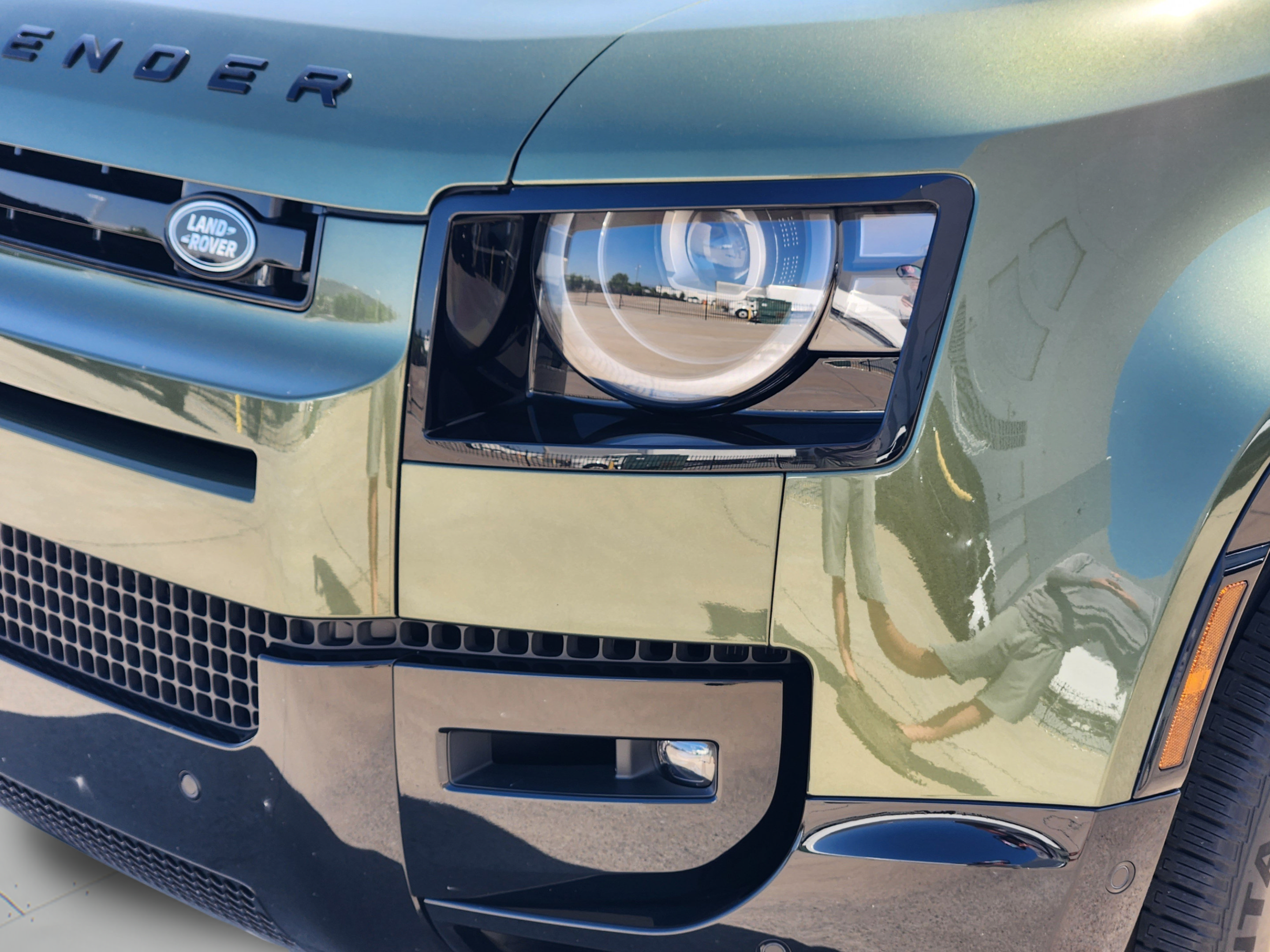 New 2026 Land Rover Defender 110 X-Dynamic SE AWD/4WD image 30