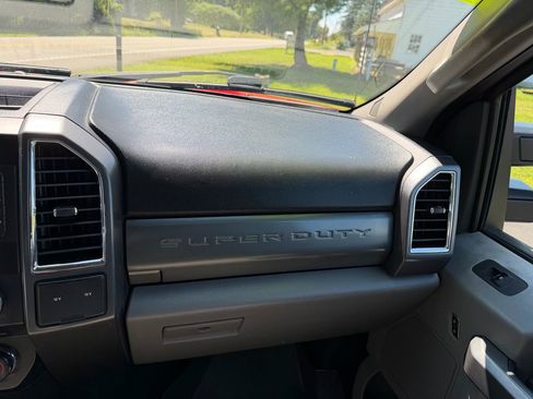 Used 2017 Ford F250 XLT w/ XLT Value Package AWD/4WD image 39