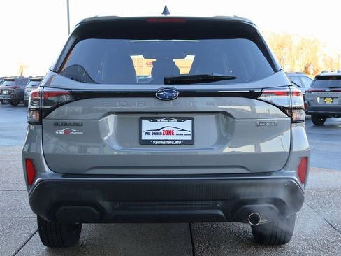 Used 2025 Subaru Forester Touring image 5