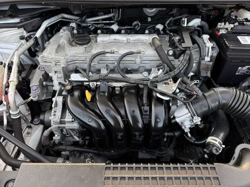 Used 2021 Toyota Corolla LE w/ Carpet Mat Package (TMS) FWD image 31