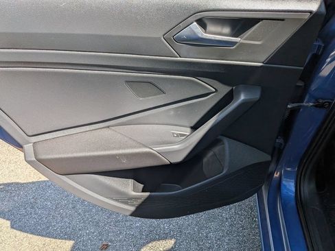 Used 2023 Volkswagen Jetta SE w/ Panoramic Sunroof Package FWD image 29