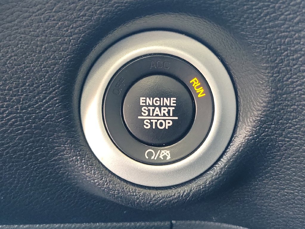 Used 2026 Chrysler Pacifica Select FWD image 34