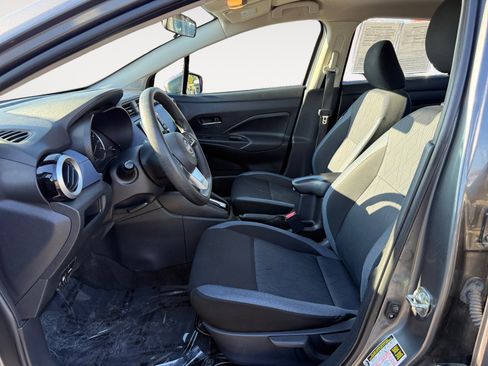 Used 2023 Nissan Versa SV image 10