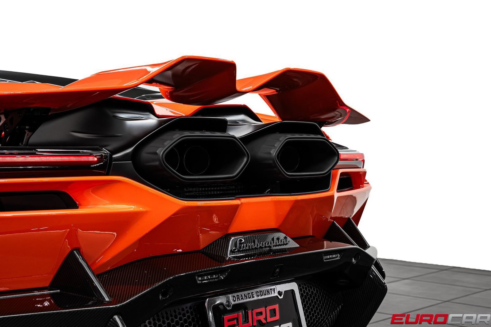 Used 2024 Lamborghini Revuelto AWD/4WD image 31