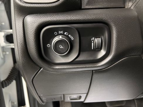 Used 2024 RAM 2500 Tradesman w/ Chrome Appearance Group image 23