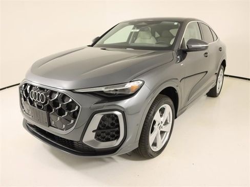 New 2025 Audi Q5 Prestige image 1