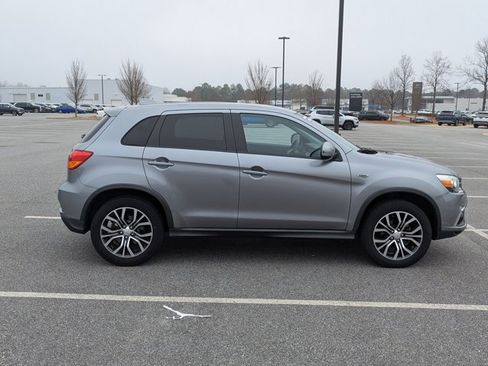Used 2018 Mitsubishi Outlander Sport ES image 4