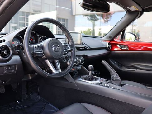 Used 2017 MAZDA MX-5 Miata RF Grand Touring image 19