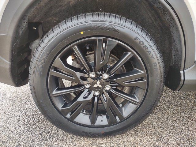 Used 2024 Mitsubishi Eclipse Cross AWD image 30