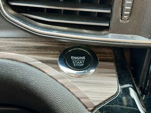 Used 2023 Ford Explorer Limited w/ Limited Technology Package image 33