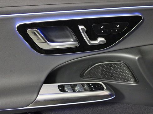 Certified 2025 Mercedes-Benz E 350 4MATIC Sedan image 11