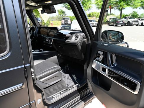 Used 2025 Mercedes-Benz G 550 image 48